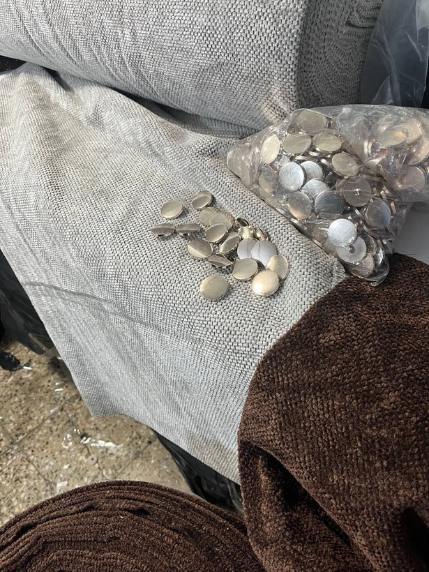 کت شلوار مخمل بیسکوییتی در رنگبندی